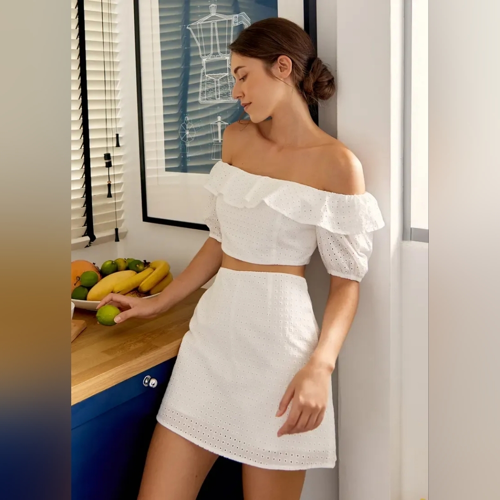 Adaley Broderie Puff Sleeve Top SMALL - top only